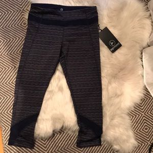 90 Degree by Reflex 3/4 length leggings